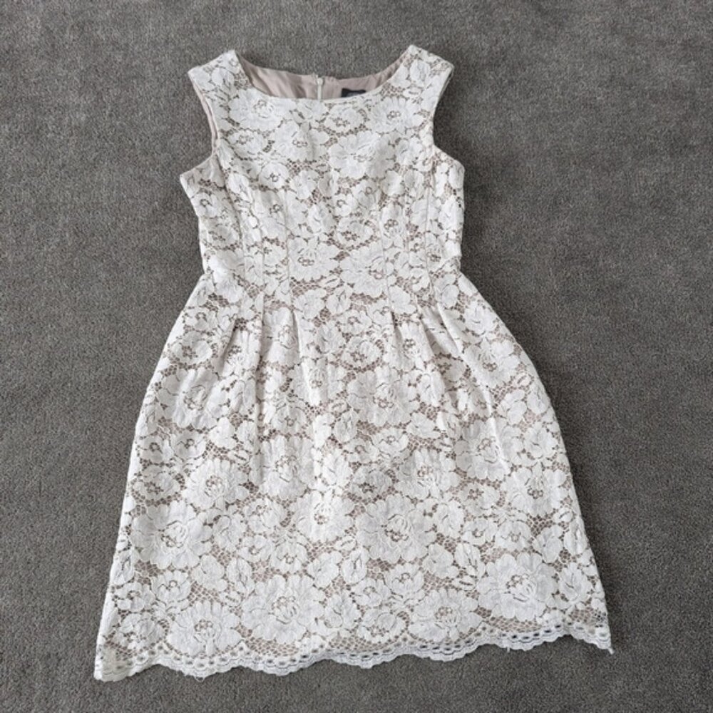 Vince Camuto Women's Ivory Floral Lace Extended Cap Pleated Dress Size 8